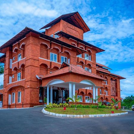 Kumbanad Heritage Hotel Vennikulam Zewnętrze zdjęcie